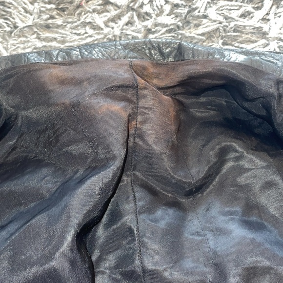 Vintage black leather jacket size medium - Picture 10 of 14